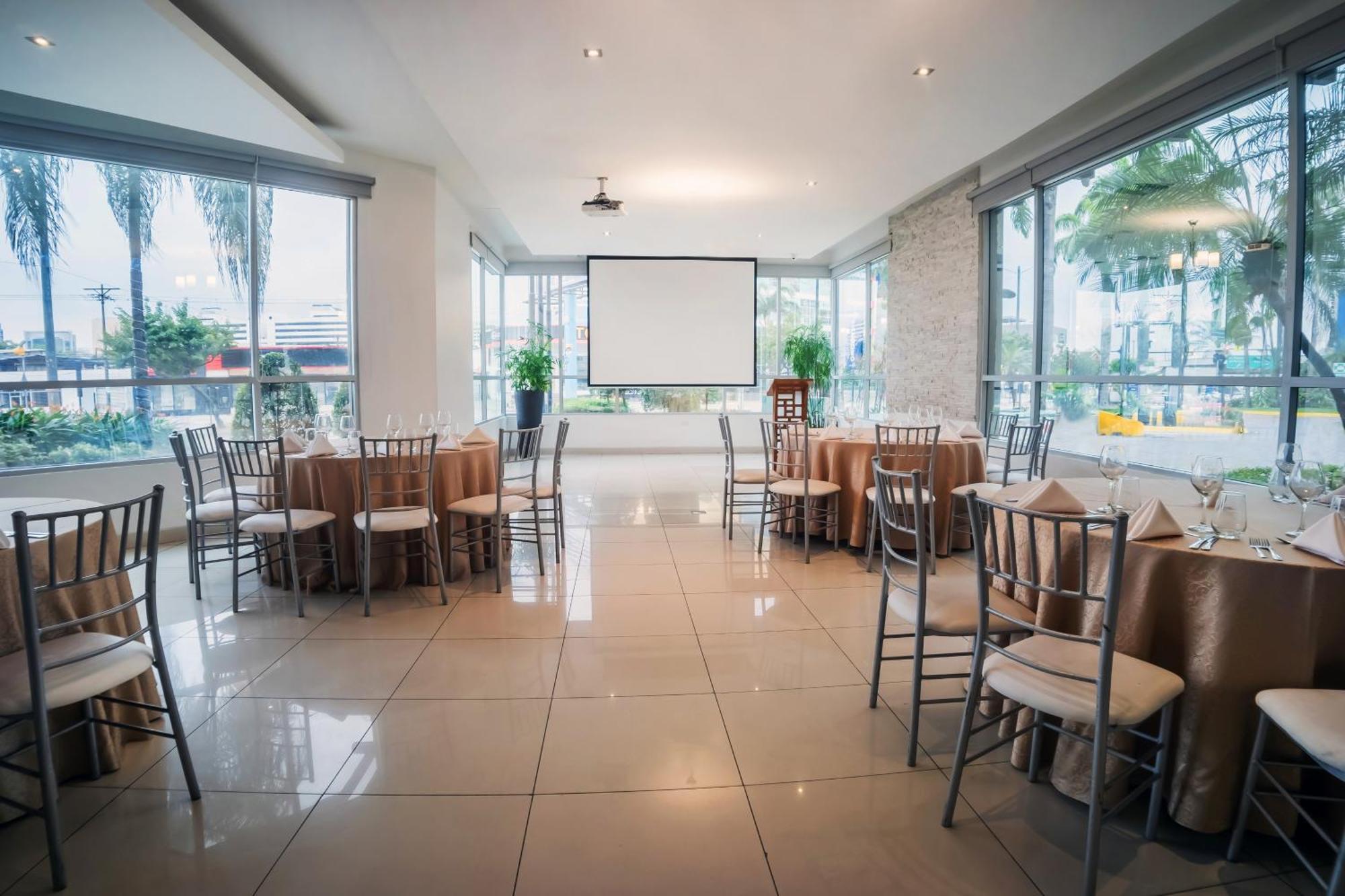Hotel Wyndham Garden Guayaquil Exterior foto